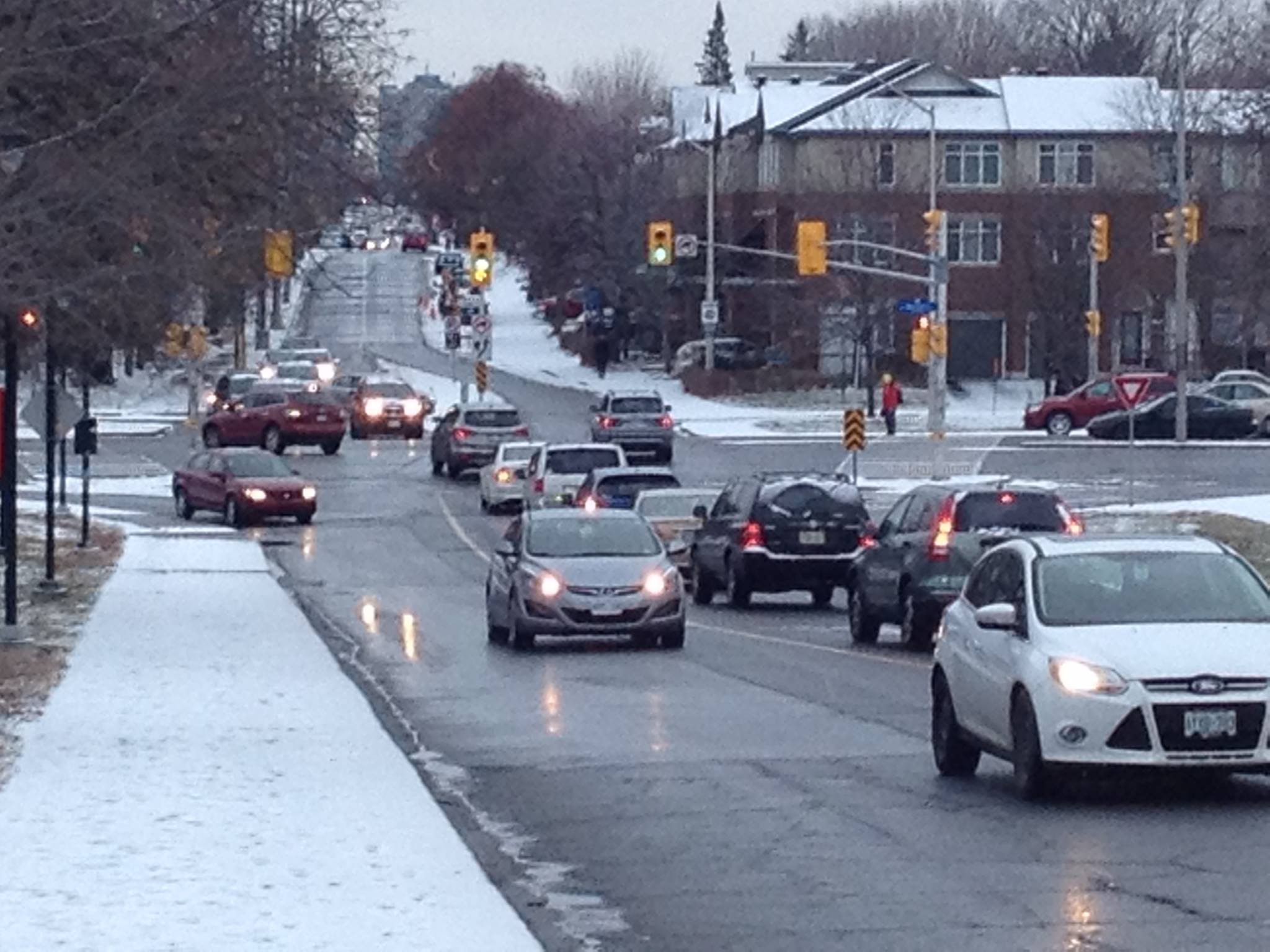 Ottawa Drivers Face Off Against First Snowfall - The Junction